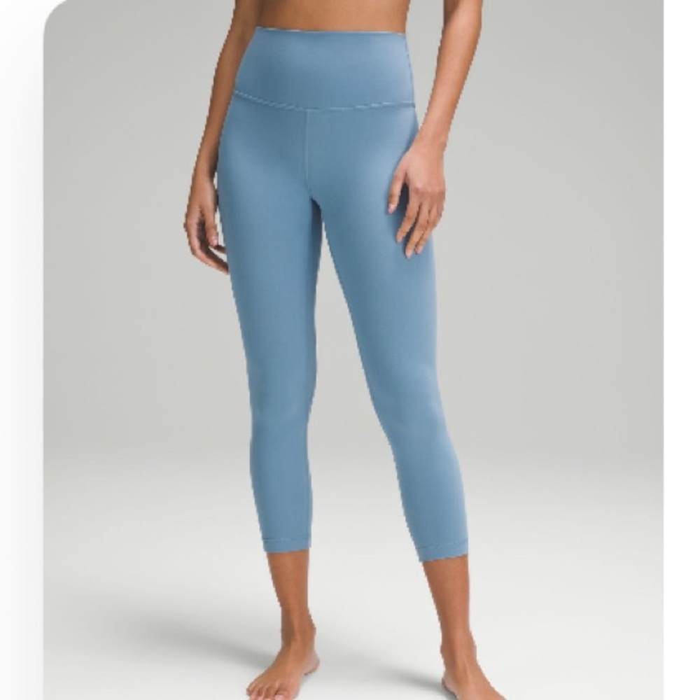 🆕 Authentic Lululemon High Rise Crop 23” Align Leggings in Light Utility Blue